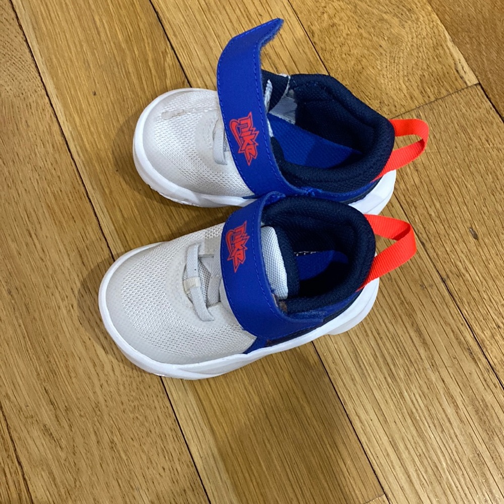 Nike baby first steps shoes